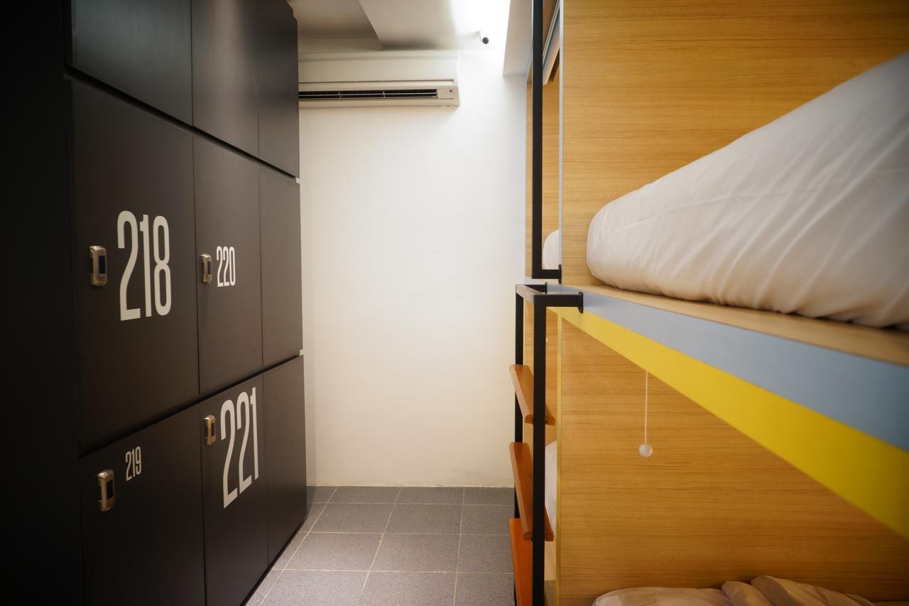 Borough Capsule Hostel Bali Legian  Luaran gambar