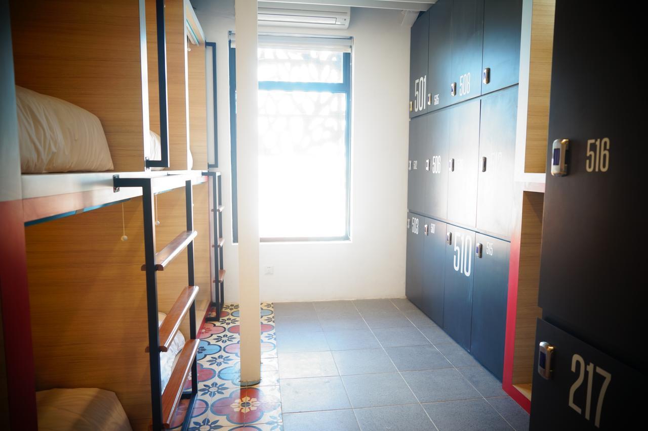 Borough Capsule Hostel Bali Legian  Luaran gambar
