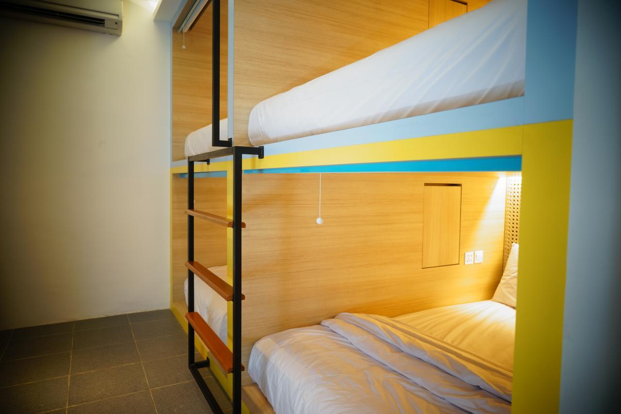 Borough Capsule Hostel Bali Legian  Luaran gambar